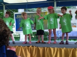 Team of 4-yr.-olds on stage